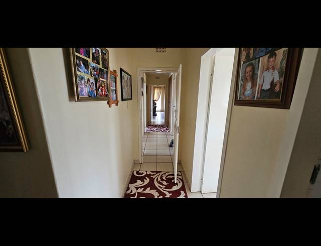 4 BEDROOM HOUSE FOR SALE IN HILLSHAVEN